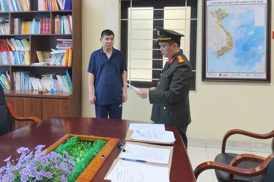 Khởi tố 2 đối tượng làm giả giấy khám sức khỏe Khởi tố 2 đối tượng làm giả giấy khám sức khỏe