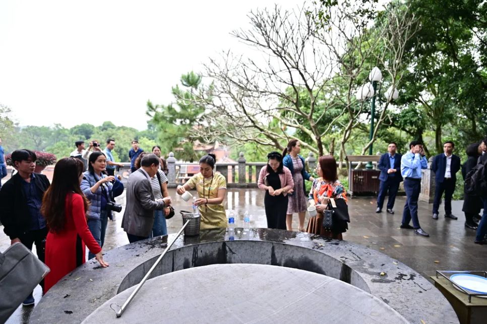 Giếng ngọc không bao giờ cạn ở Khu di tích Côn Sơn
