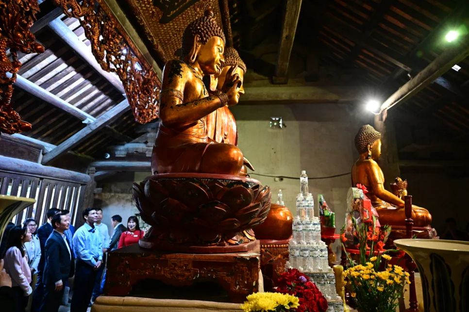 Khu vực bên trong chùa Côn Sơn. Ảnh: ĐỖ TRUNG