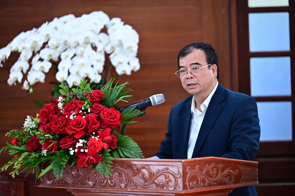 Ông Nguyễn Minh Hùng, Phó Chủ tịch UBND TP Hải Phòng chủ trì buổi họp báo. Ông cũng thông tin, năm nay, mọi công tác an ninh, trật tự, đường đi lại cũng thông thoáng hơn do mở rộng phạm vi lễ hội. Ảnh: ĐỖ TRUNG