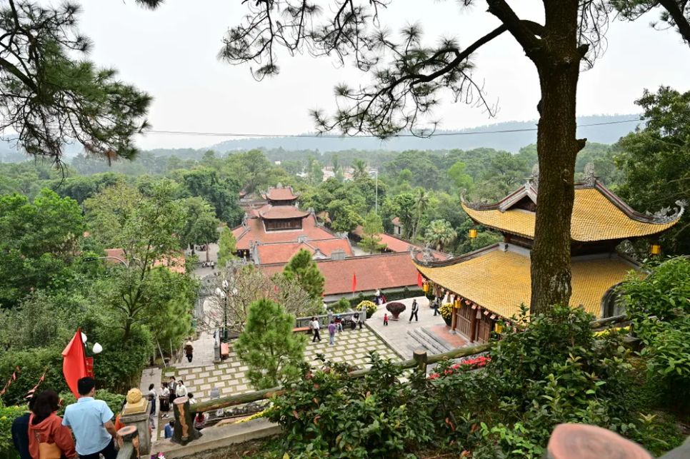 Quang cảnh chùa Côn Sơn chiều 25-2. Ảnh: ĐỖ TRUNG