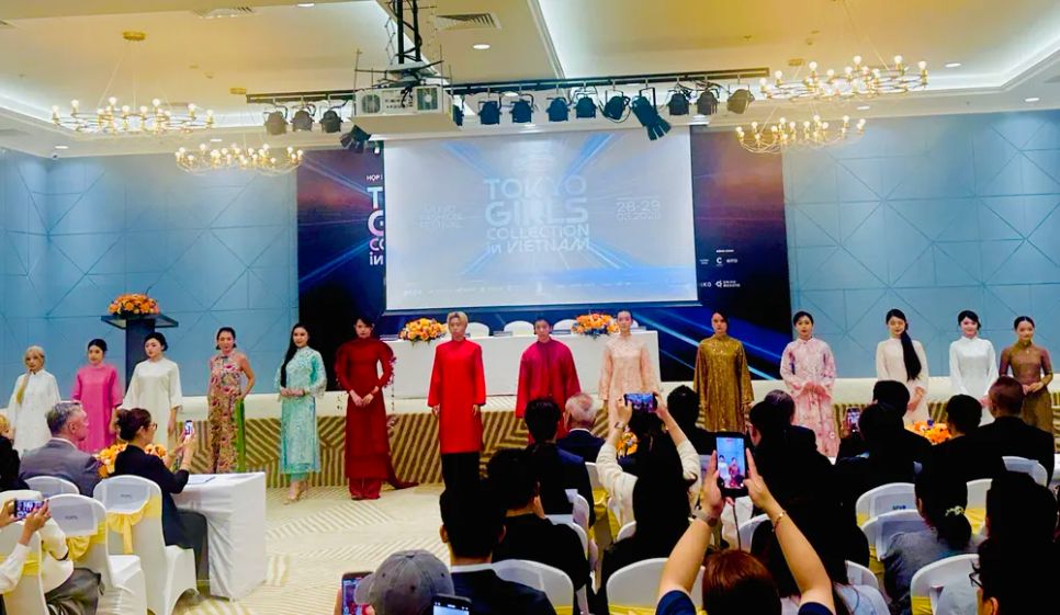 Trình diễn thời trang áo dài Việt tại sự kiện công bố TGC Vietnam 2026 Trình diễn thời trang áo dài Việt tại sự kiện công bố TGC Vietnam 2026