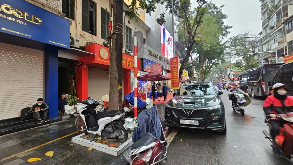 Vàng bất ngờ giảm trong ngày Vía Thần tài