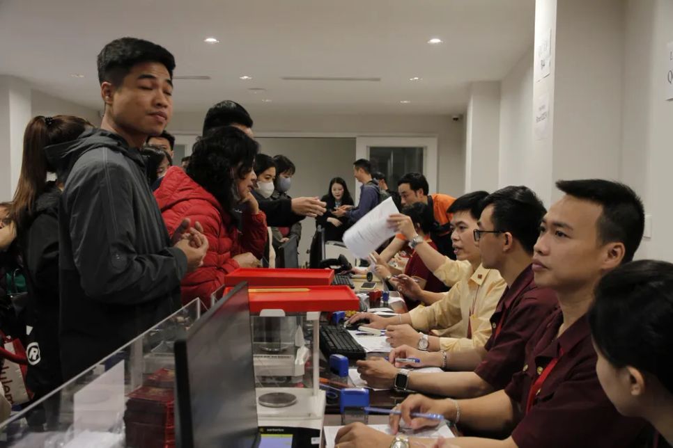 Vàng bất ngờ giảm trong ngày Vía Thần tài