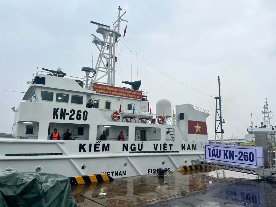 Hình ảnh cử tri TPHCM hân hoan trong ngày hội bầu cử sớm