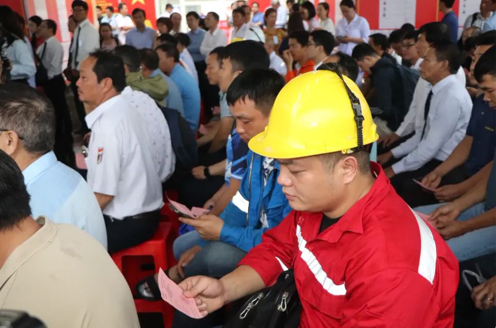 Hình ảnh cử tri TPHCM hân hoan trong ngày hội bầu cử sớm