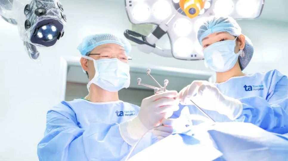 Bệnh viện Đa khoa Tâm Anh TPHCM ứng dụng Robot AI Modus V Synaptive thực hiện thành công số ca phẫu thuật não và tủy sống nhiều nhất Việt Nam và châu Á giai đoạn 2023-2025