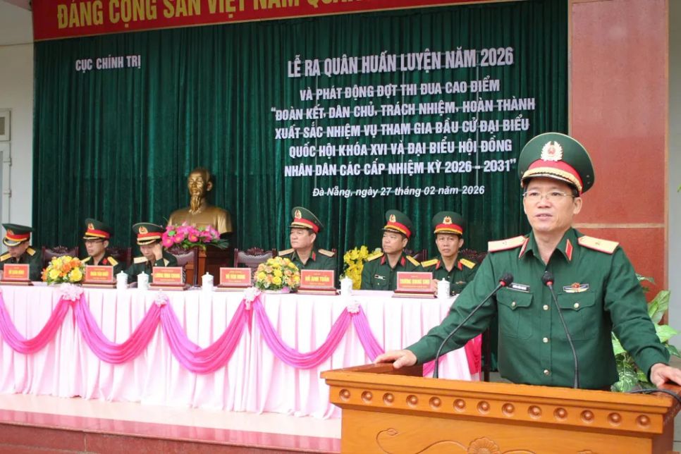 Thiếu tướng Lương Đình Chung, Chính ủy quân khu 5 phát biểu chỉ đạo lễ ra quân