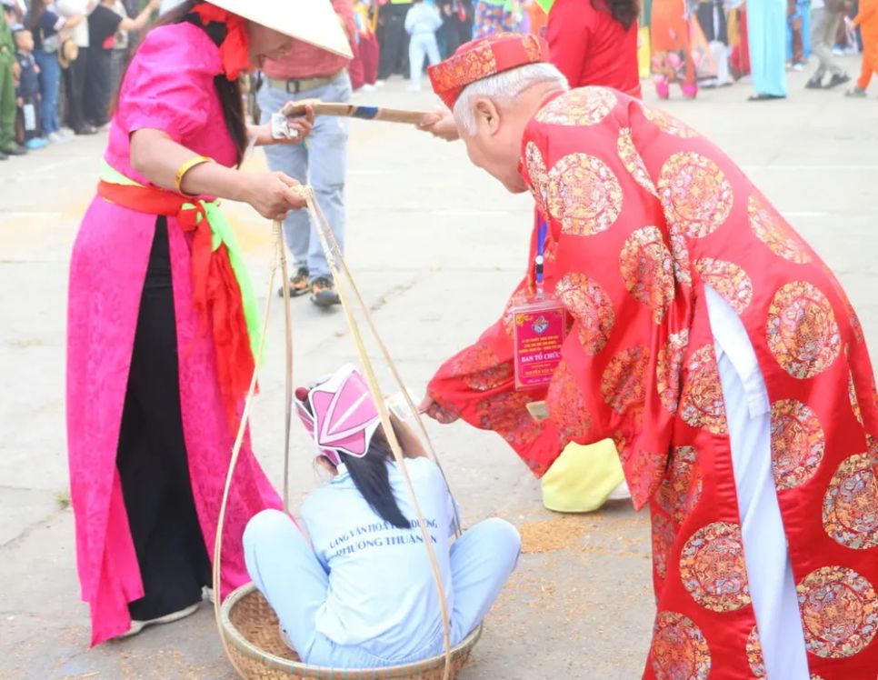 Độc đáo lễ hội cầu ngư làng Thai Dương