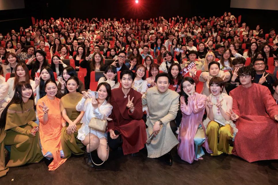 Đoàn phim Thỏ ơi!! giao lưu với khán giả Hà Nội trong hành trình quảng bá phim dịp Tết Bính Ngọ 2026 (ẢNH: ĐPCC)