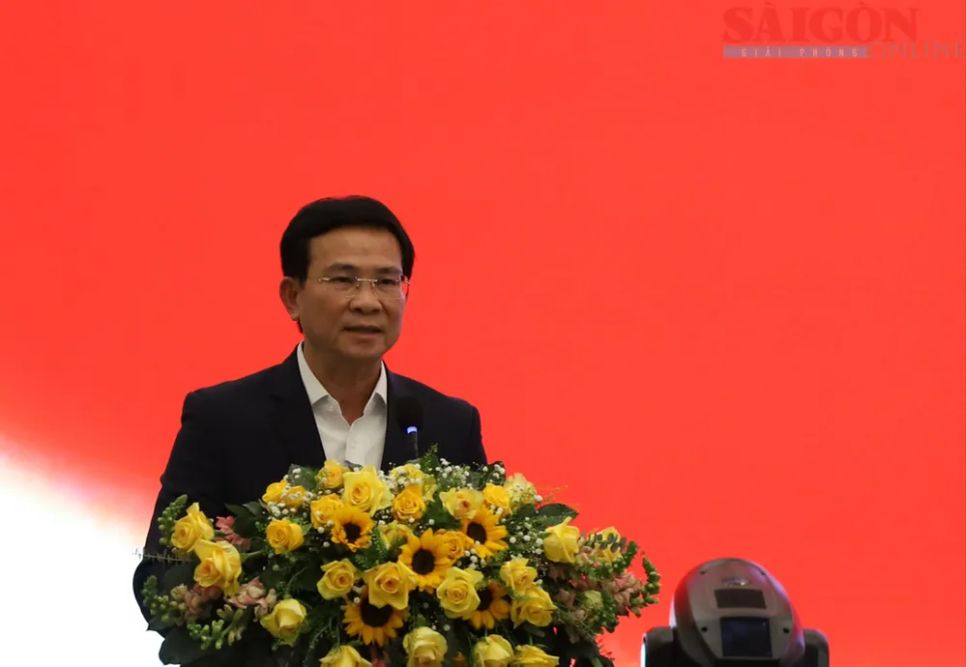 Chủ tịch UBND tỉnh Lâm Đồng kêu gọi các nhà đầu tư chung tay với địa phương tháo gỡ những khó khăn. Ảnh: ĐOÀN KIÊN