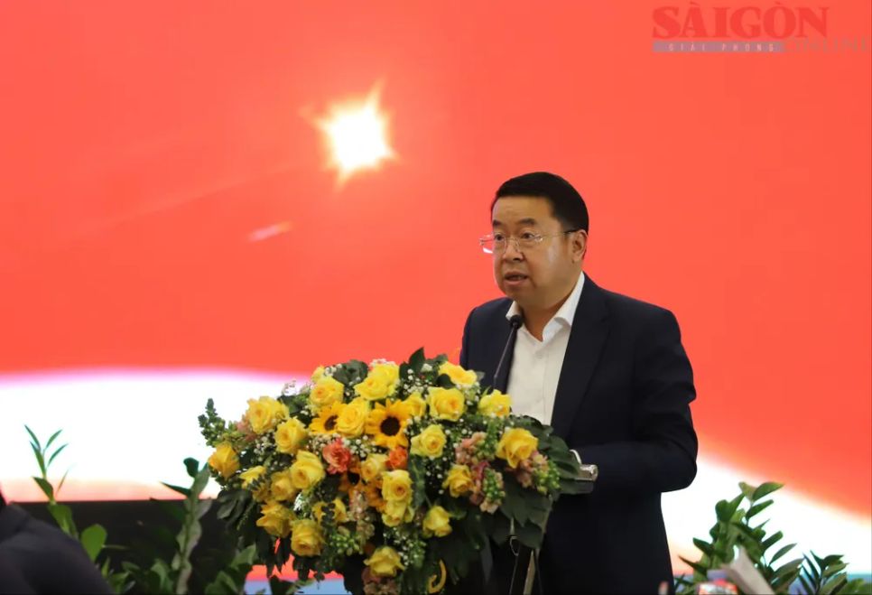 Ông Tôn Thiện San, Giám đốc Sở Tài chính tỉnh Lâm Đồng thông tin về tình hình đầu tư trên địa bàn. Ảnh: ĐOÀN KIÊN