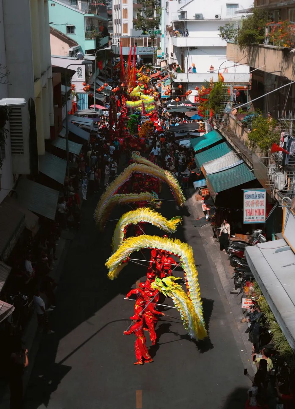 Rộn rã lễ hội Tết Nguyên tiêu tại Chợ Lớn