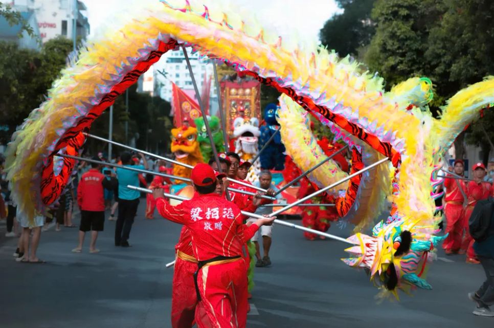 Rộn rã lễ hội Tết Nguyên tiêu tại Chợ Lớn