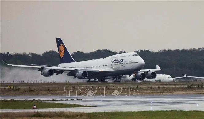 Máy bay Boeing 747 cất cánh từ sân bay Tel Aviv tới sân bay Frankfurt, Đức. Ảnh tư liệu: TTXVN