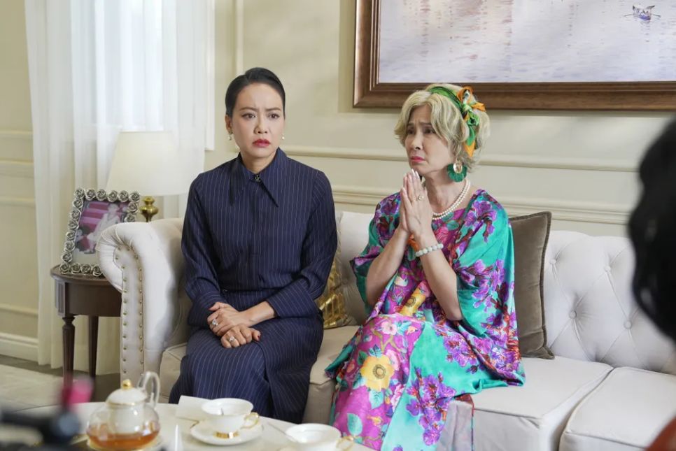 <i>NSND Lan Hương và diễn viên Hồng Ánh cùng góp mặt trong phim. Ảnh: ĐPCC</i>