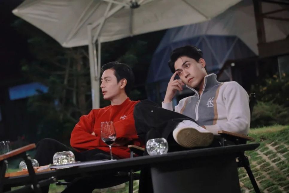 <i>Quốc Huy và Võ Điền Gia Huy cùng góp mặt trong Vì mẹ anh phán chia tay. Ảnh: ĐPCC</i>