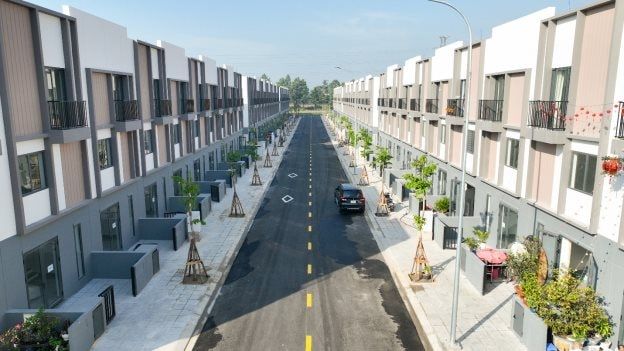 Một phân khu thấp tầng thuộc dự án K-Home New City – Đô thị NOXH chuẩn Singapore đầu tiên tại Việt Nam, do Kim Oanh Land phát triển tại thành phố mới Bình Dương. Một phân khu thấp tầng thuộc dự án K-Home New City – Đô thị NOXH chuẩn Singapore đầu tiên tại Việt Nam, do Kim Oanh Land phát triển tại thành phố mới Bình Dương.