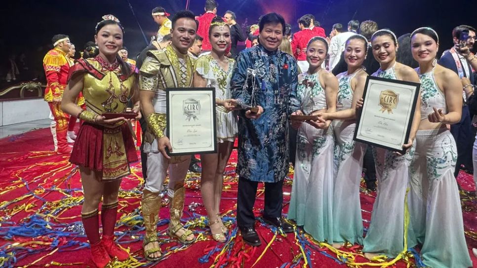 3 tiết mục xiếc của Việt Nam đoạt giải tại liên hoan xiếc quốc tế tại Tây Ban Nha 3 tiết mục xiếc của Việt Nam đoạt giải tại liên hoan xiếc quốc tế tại Tây Ban Nha