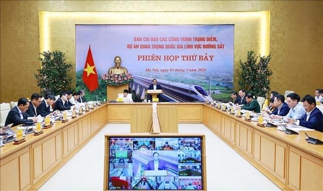 Thủ tướng Phạm Minh Chính chủ trì Phiên họp thứ bảy của Ban Chỉ đạo các công trình trọng điểm, dự án quan trọng quốc gia lĩnh vực đường sắt. Ảnh: Dương Giang/TTXVN
