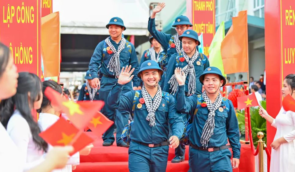 Vinh dự và tự hào được tiếp bước thế đi trước