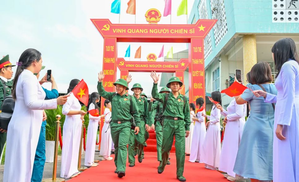 Vinh dự và tự hào được tiếp bước thế đi trước