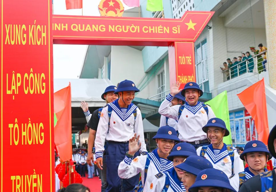 Vinh dự và tự hào được tiếp bước thế hệ đi trước