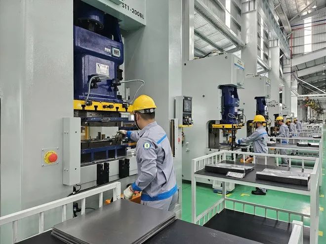 Cất cánh ngành công nghiệp ôtô miền Trung