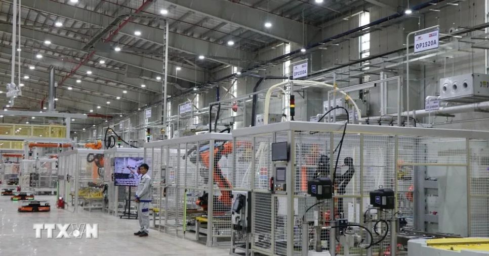 Dây chuyền sản xuất động cơ của Công ty Kim Long Motor Huế. (Ảnh: Nguyên Lý/TTXVN)