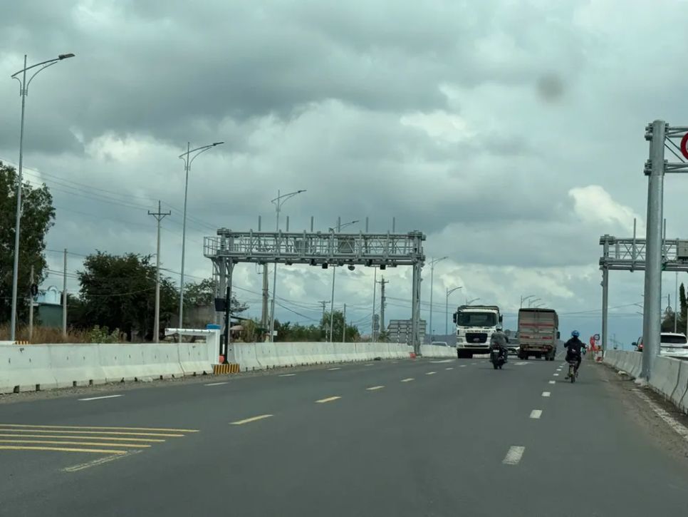 Khắc phục những bất cập khi thu phí 2 cao tốc Vĩnh Hảo-Phan Thiết và Phan Thiết-Dầu Giây Khắc phục những bất cập khi thu phí 2 cao tốc Vĩnh Hảo-Phan Thiết và Phan Thiết-Dầu Giây