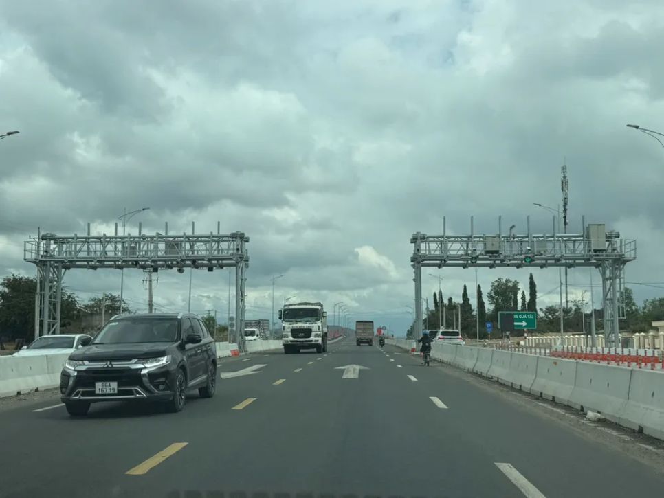 Khắc phục những bất cập khi thu phí 2 cao tốc Vĩnh Hảo-Phan Thiết và Phan Thiết-Dầu Giây Khắc phục những bất cập khi thu phí 2 cao tốc Vĩnh Hảo-Phan Thiết và Phan Thiết-Dầu Giây
