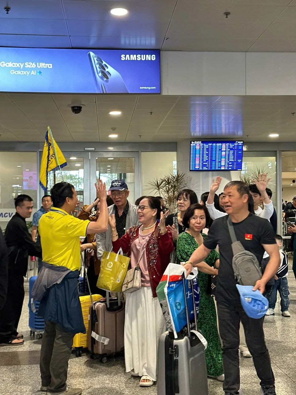 Đoàn khách tham quan Trung Đông vừa về nước chiều 4-3