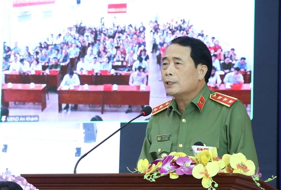 Thứ trưởng Lê Quốc Hùng ứng cử Đại biểu Quốc hội Khóa XVI tại Đơn vị bầu cử số 9 TP.HCM, trình bày chương trình hành động trước cử tri Thứ trưởng Lê Quốc Hùng ứng cử Đại biểu Quốc hội Khóa XVI tại Đơn vị bầu cử số 9 TP.HCM, trình bày chương trình hành động trước cử tri