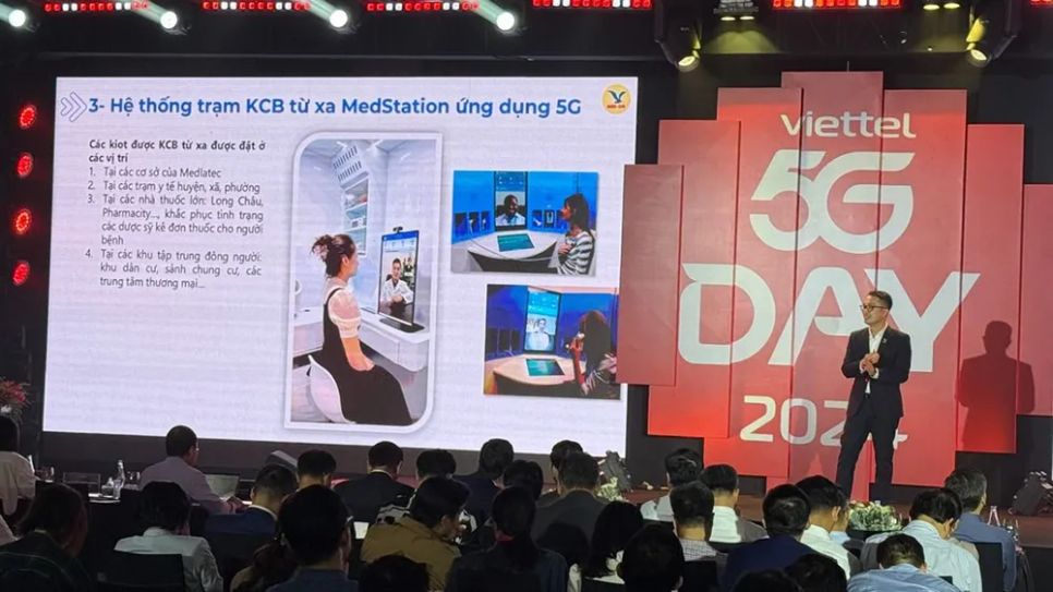Diễn giả giới thiệu ứng dụng 5G trong hệ thống khám chữa bệnh từ xa Diễn giả giới thiệu ứng dụng 5G trong hệ thống khám chữa bệnh từ xa