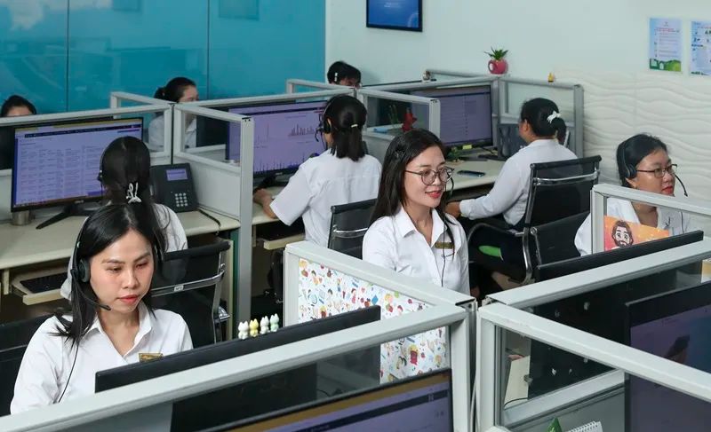 Các nữ CBCNV EVNSPC góp phần nâng cao chất lượng chăm sóc khách hàng