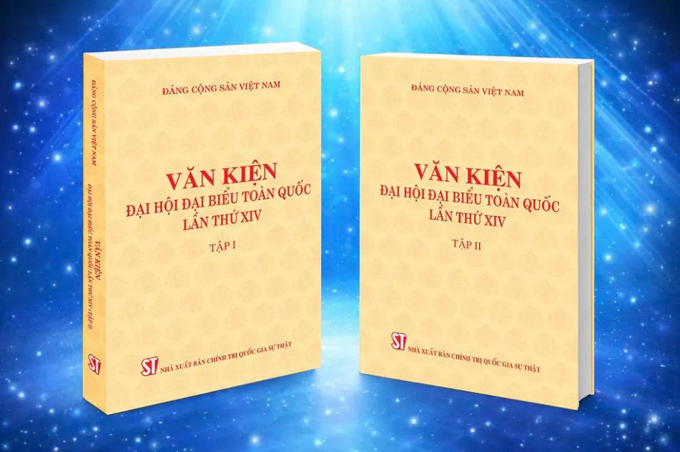 Bộ sách gồm 823 trang