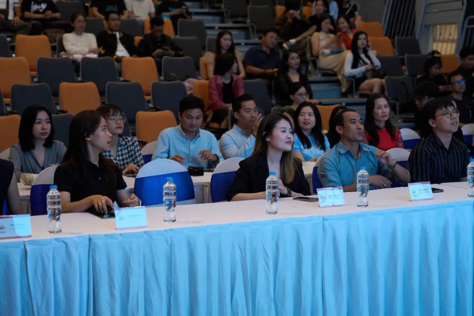 <p>Các đại biểu tham dự sự kiện. Ảnh: L.T</p>