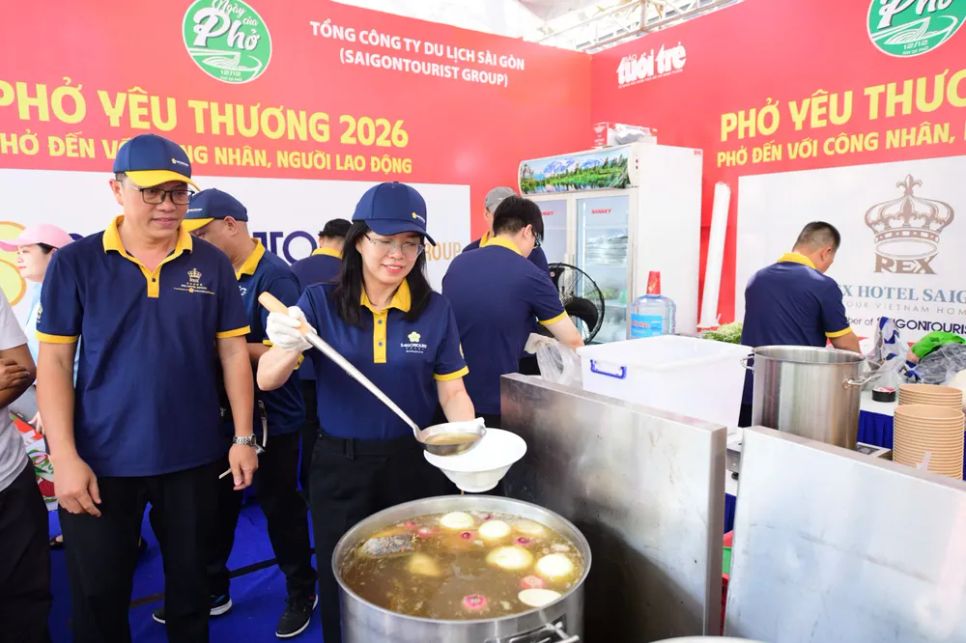 Bà Nguyễn Thị Ánh Hoa, Chủ tịch HĐTV Saigontourist Group cùng tham gia các hoạt động tại sự kiện