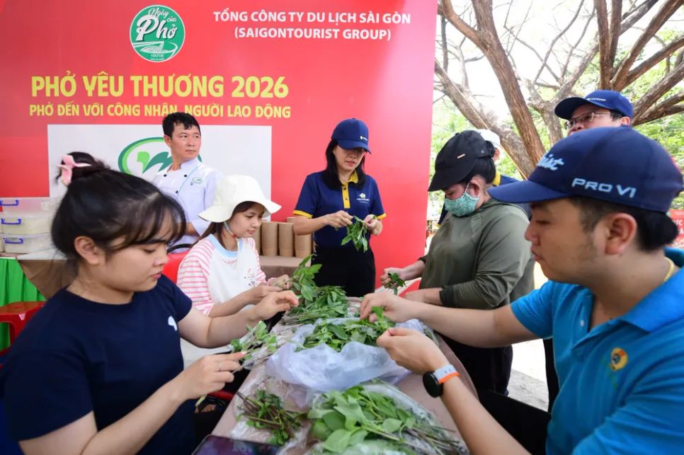 Bà Nguyễn Thị Ánh Hoa, Chủ tịch HĐTV Saigontourist Group cùng tham gia các hoạt động tại sự kiện