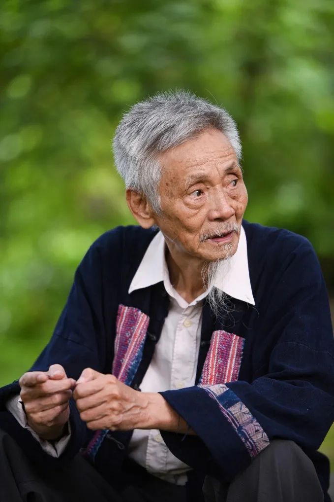 Nhà văn Đỗ Chu Nhà văn Đỗ Chu