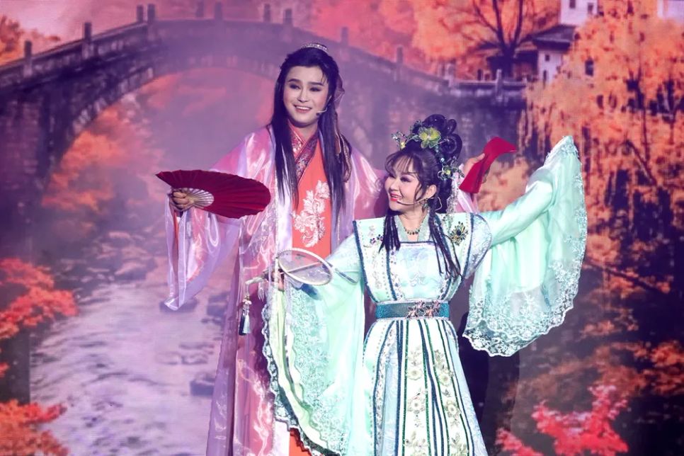 NSƯT Võ Minh Lâm vai Hoàng Phi Học và NS Lê Thanh Thảo trong vai tiểu thư Dương Bội Ngọc. Ảnh: THÚY BÌNH