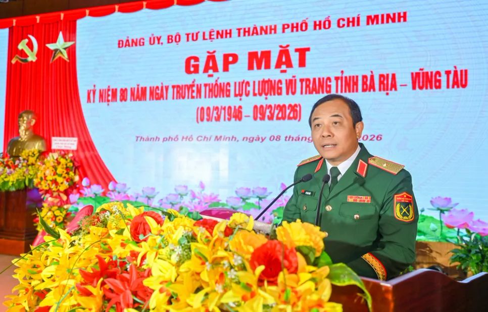 Thiếu tướng Vũ Văn Điền ôn truyền thống