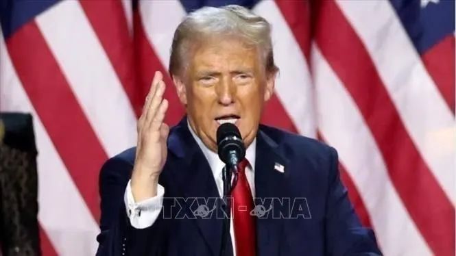 Tổng thống Mỹ Donald Trump đã nói với trang tin Axios rằng việc lựa chọn con trai cố Lãnh tụ Tối cao Iran Ali Khamenei - ông Mojtaba Khamenei - thay thế vị trí của cha mình là “không thể chấp nhận được” đối với ông. (Trong ảnh: Tổng thống Mỹ Donald Trump. Ảnh: REUTERS/TTXVN)