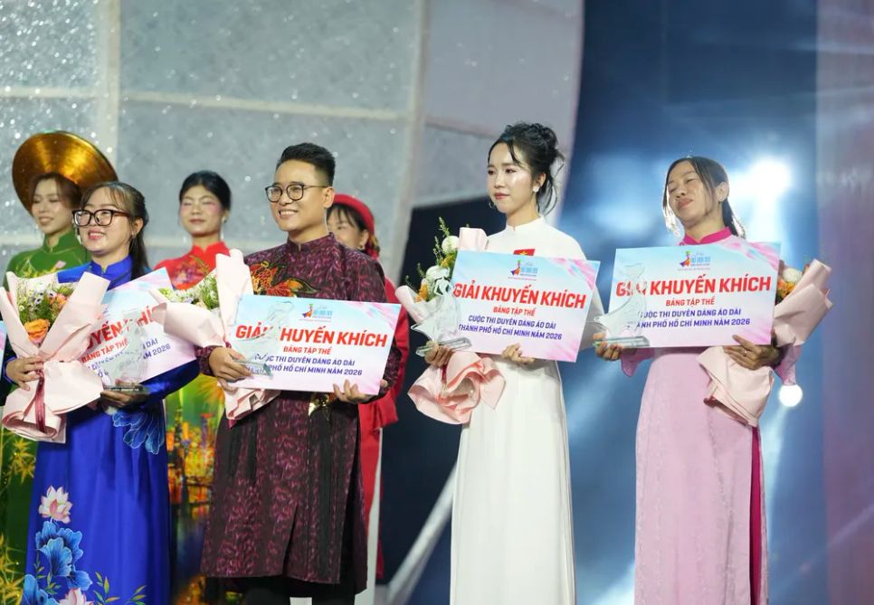 Trao giải khuyến khích cho các tập thể