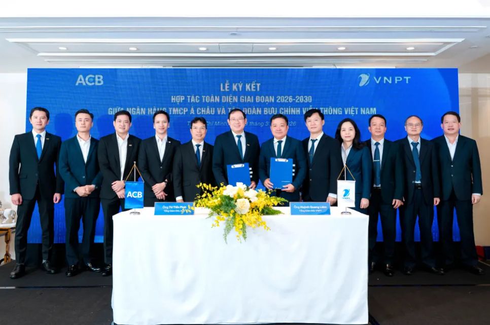 Lãnh đạo VNPT và ACB trao đổi văn bản thỏa thuận hợp tác toàn diện giai đoạn 2026–2030