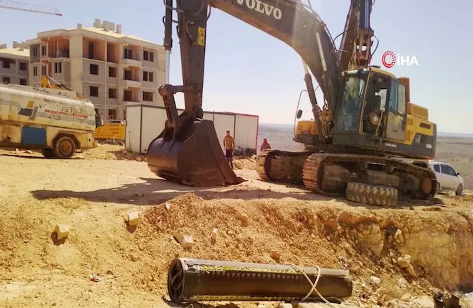 Một mảnh vỡ tên lửa rơi xuống khu dân cư Guneysehir thuộc quận Sahinbey ở Gaziantep, Thổ Nhĩ Kỳ, ngày 9/3/2026. Ảnh: IHA