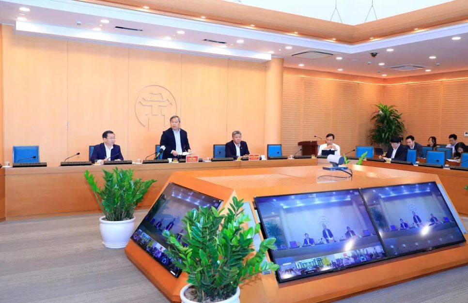 UBND TP Hà Nội tổ chức cuộc họp với các sở, ngành chức năng về cung ứng xăng, dầu