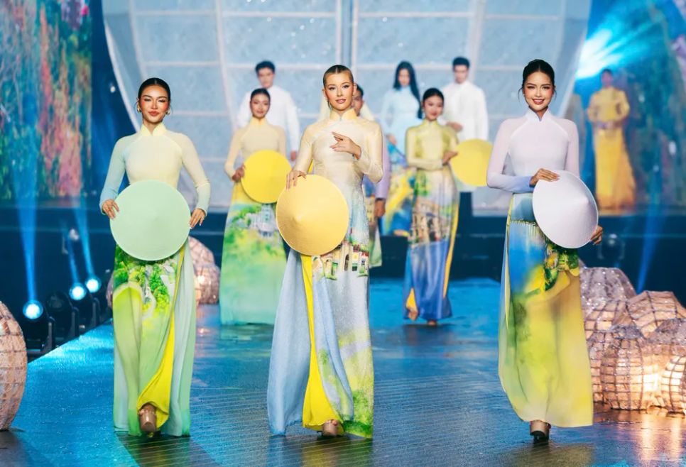 Nghệ nhân - NTK Trung Đinh dệt khát vọng Việt trên tà áo dài lụa