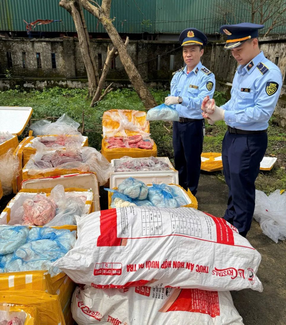 Tiêu hủy hơn 2,6 tấn nội tạng, xương động vật không rõ nguồn gốc
