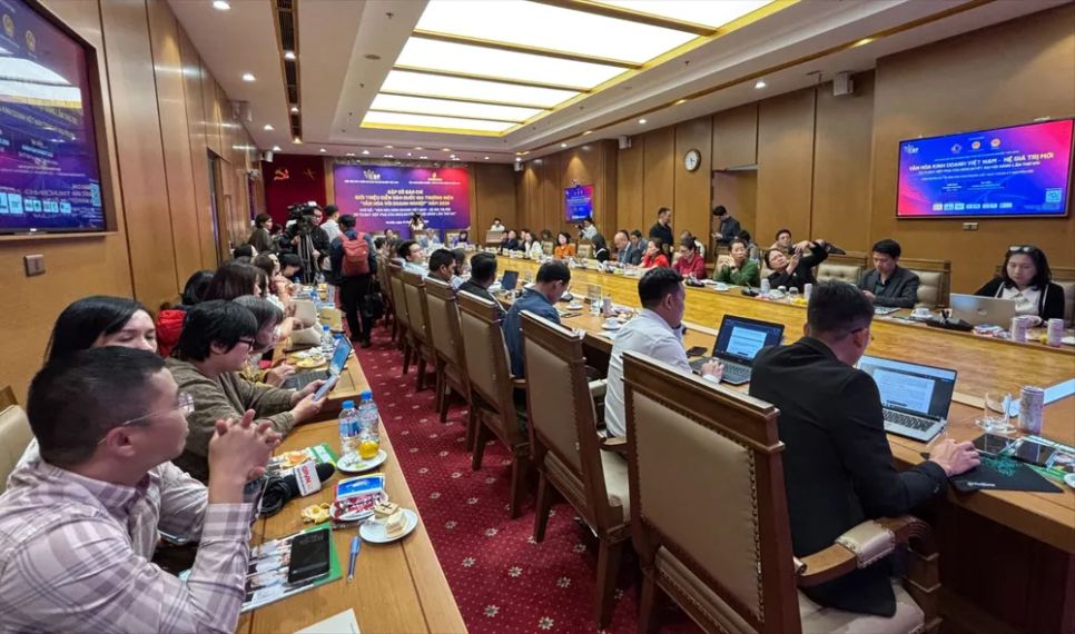 Quang cảnh cuộc gặp báo chí công bố về diễn đàn